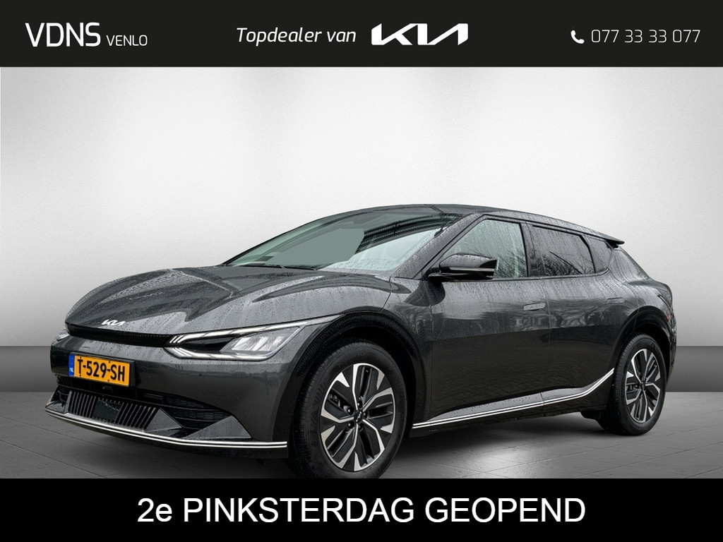 53641040-7.jpg
