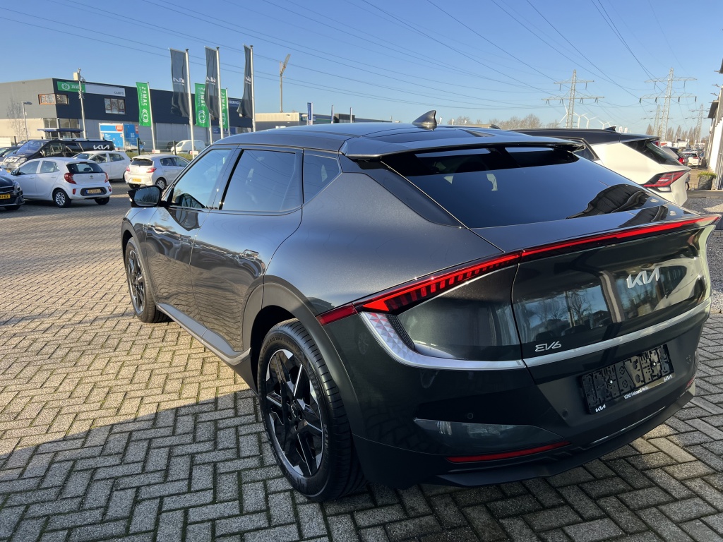41601890-4.jpg