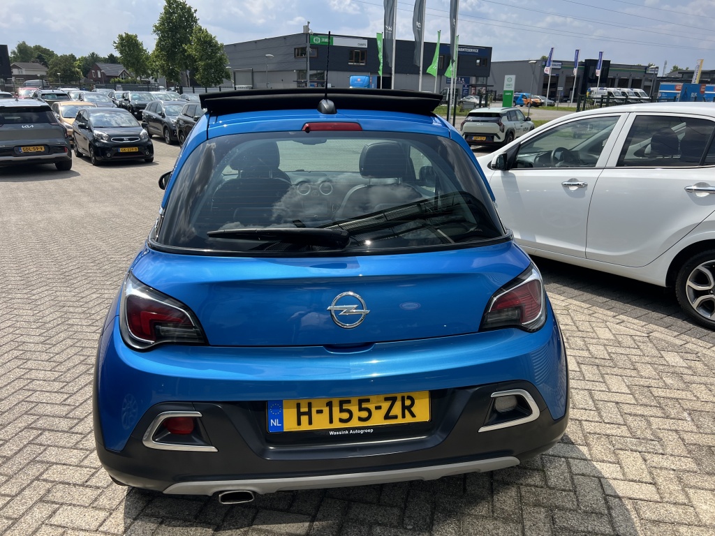 45773925-7.jpg