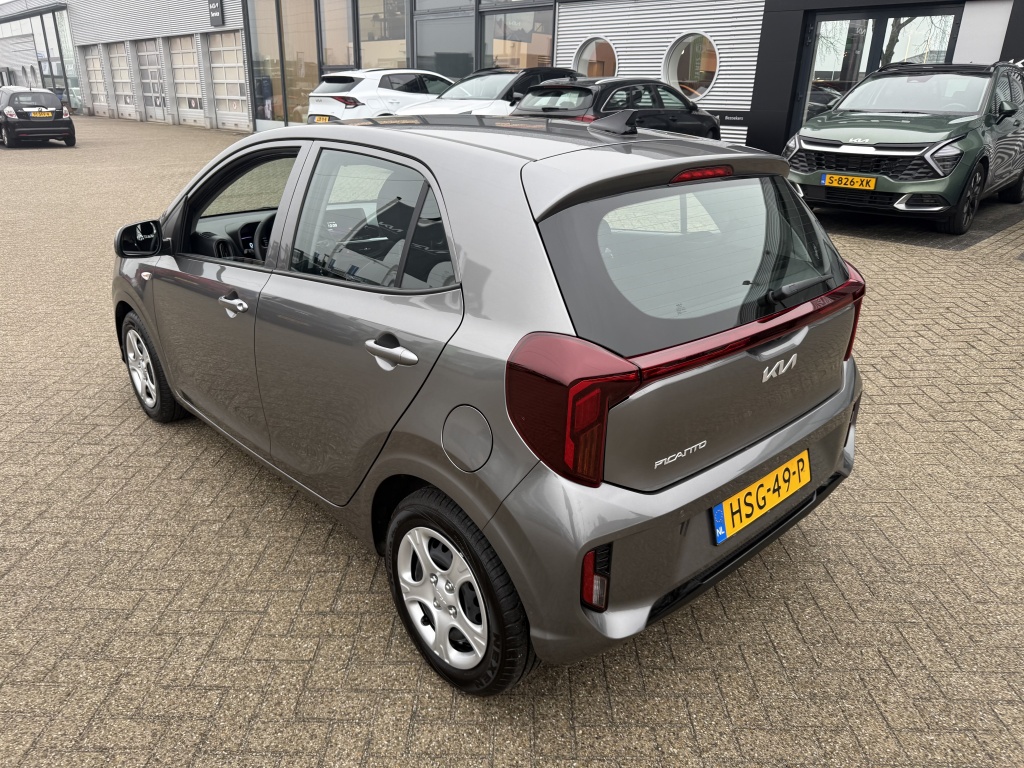 50888163-6.jpg